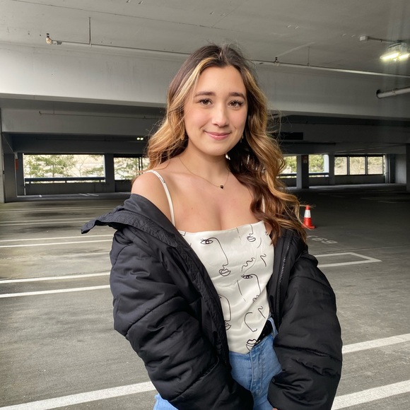 Meet your Posher, Erica - Picture 1 of 16